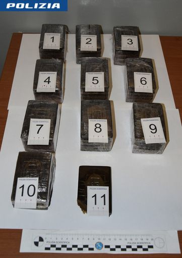 Cronaca nord-ovest: Cinque chili di hashish nascosti in auto: arrestato un 40enne Cronaca nord-ovest: Cinque chili di hashish nascosti in auto: arrestato un 40enne