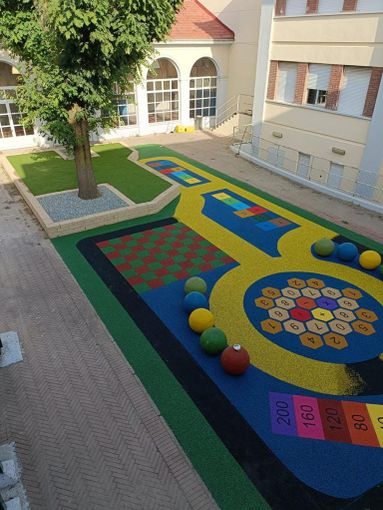 Cameri: nuovo parchetto inclusivo alla scuola primaria Cameri: nuovo parchetto inclusivo alla scuola primaria