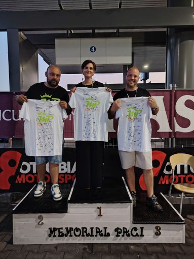 Un abbraccio lungo un giorno: a Vespolate il Memorial Paci unisce motori, musica e solidarietà Un abbraccio lungo un giorno: a Vespolate il Memorial Paci unisce motori, musica e solidarietà