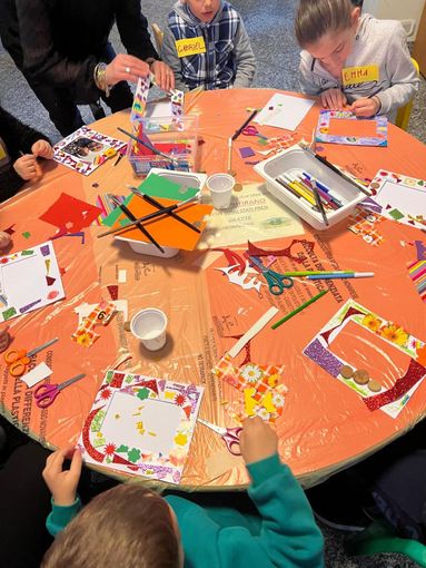 I bambini della Biblioteca Civica celebrano la Festa del Papà I bambini della Biblioteca Civica celebrano la Festa del Papà