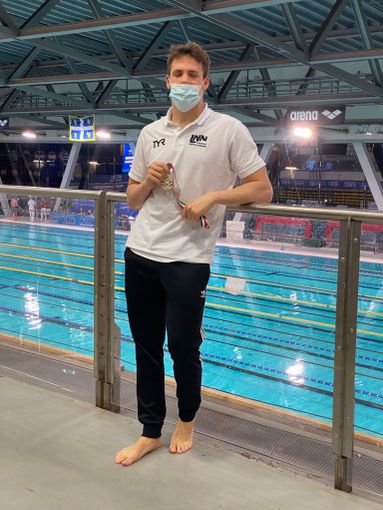 Riccardo Chiarcos si laurea campione regionale nei 1500 stile libero Riccardo Chiarcos si laurea campione regionale nei 1500 stile libero