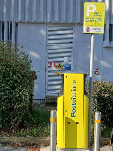 Poste Italiane, 17 colonnine di ricarica elettrica attivate in provincia di Novara Poste Italiane, 17 colonnine di ricarica elettrica attivate in provincia di Novara