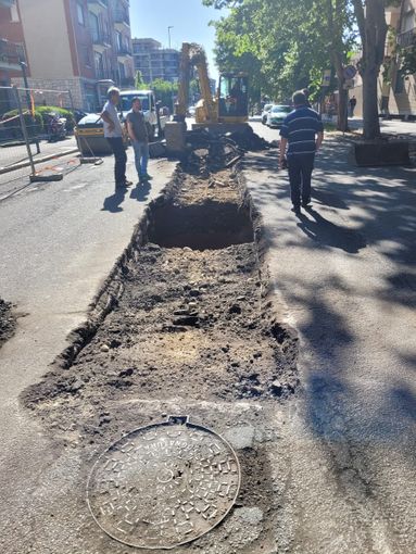 Nuova voragine in viale Giulio Cesare: problemi al traffico e lavori di ripristino in corso