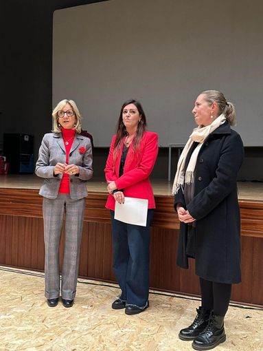 "Le farfalle hanno le gonne corte": una serata di riflessione contro la violenza di genere "Le farfalle hanno le gonne corte": una serata di riflessione contro la violenza di genere