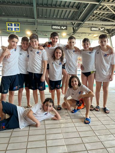 Gran Prix “esordienti” di nuoto: Davide Ingrosso trionfa tra gli “a”, Matilde Pezzoni primeggia tra le “b1”