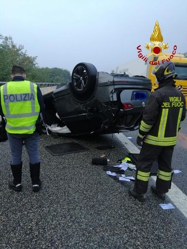Auto &quot;carambola&quot; sulla A26, due feriti FOTO