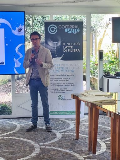 Latte sotto la lente: 230 allevatori di Compral Latte a lezione sugli inibenti