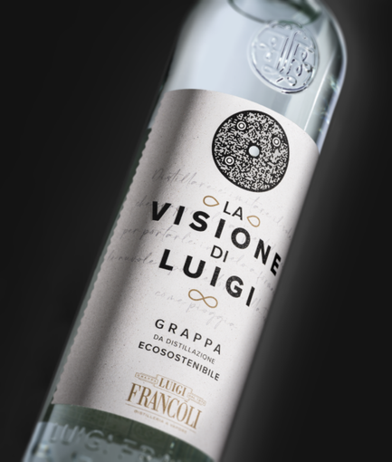 Due premi internazionali per la grappa ecosostenibile La Visione di Luigi Riserva