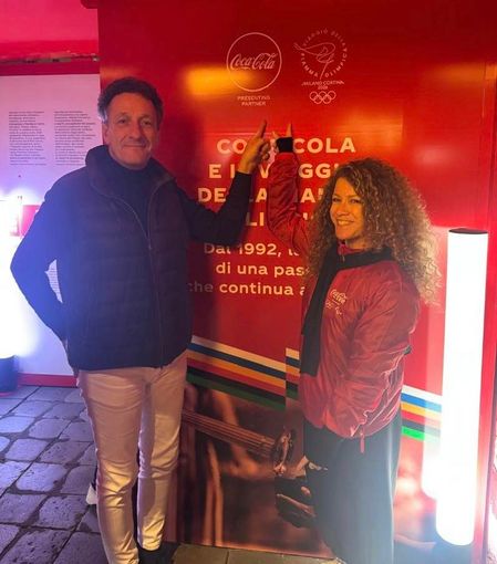 Fiamma Olimpica: la Tedofora locale Corinna Pogliana illumina la città Fiamma Olimpica: la Tedofora locale Corinna Pogliana illumina la città