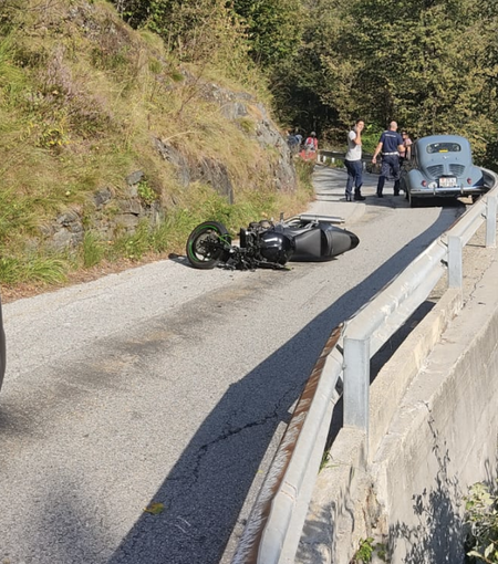 Val Cannobina, grave incidente per un motociclista novarese. Foto e Video Val Cannobina, grave incidente per un motociclista novarese. Foto e Video