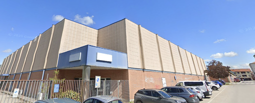 Galliate, nuovo defibrillatore per il palasport di via Mazzini