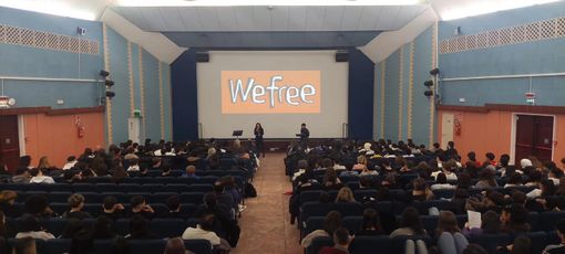 Gli studenti di Enaip Arona partecipano all’incontro sulla prevenzione delle sostanze psicotrope Gli studenti di Enaip Arona partecipano all’incontro sulla prevenzione delle sostanze psicotrope