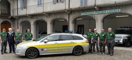 Trecate dona un’auto all’Associazione Finanzieri