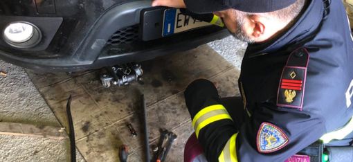 Controlli della Polizia Stradale: tre officine abusive scoperte nel Novarese