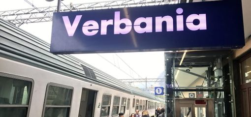 “Due ore fermi tra Busto Arsizio e Gallarate per un guasto ai binari” “Due ore fermi tra Busto Arsizio e Gallarate per un guasto ai binari”