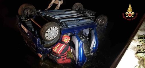 Castellazzo Novarese, auti finisce in un canale. Tre feriti portati in ospedale