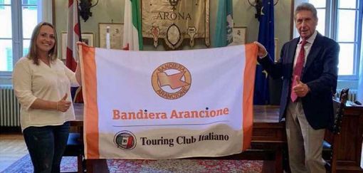 È stata confermata la Bandiera Arancione per la città di Arona È stata confermata la Bandiera Arancione per la città di Arona