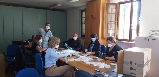 Trecate, consegnate le 9 mila mascherine acquistate dal Comune