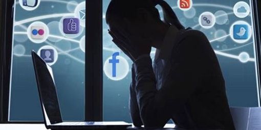 Cyberbullismo, Rossi (PD): la Regione adotti al più presto il piano regionale, per il bene dei ragazzi e delle famiglie Cyberbullismo, Rossi (PD): la Regione adotti al più presto il piano regionale, per il bene dei ragazzi e delle famiglie