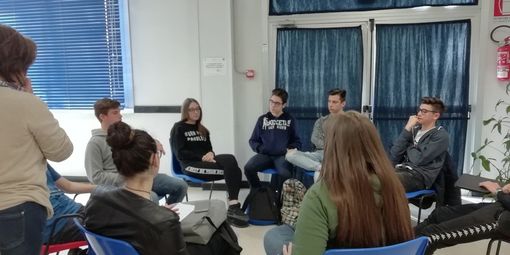 Gli studenti dello scientifico Carlo Alberto “insegnanti” di matematica con il progetto 'PiIL – Percorsi Integrati di Inclusione e Lavoro' Gli studenti dello scientifico Carlo Alberto “insegnanti” di matematica con il progetto 'PiIL – Percorsi Integrati di Inclusione e Lavoro'