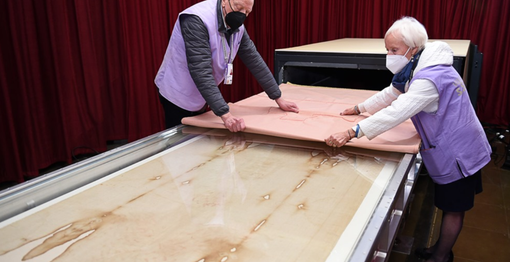 Preghiera in diretta tv e social davanti alla Sindone