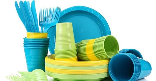 Dal 3 luglio stop alla plastica monouso Dal 3 luglio stop alla plastica monouso