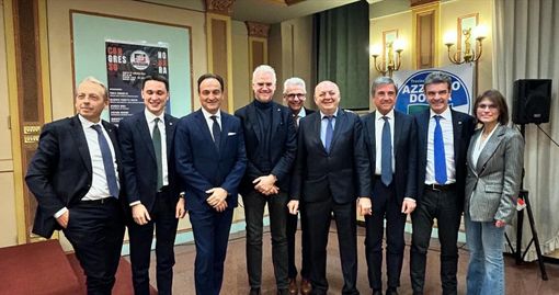 Forza Italia: Diego Sozzani alla guida, scommesse e nuovi volti per il futuro politico a Novara