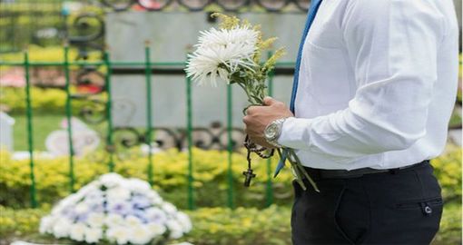 Servizi cimiteriali, l'assessore regionale alla Sanità plaude alla nuova legge: “Un atto di civiltà”