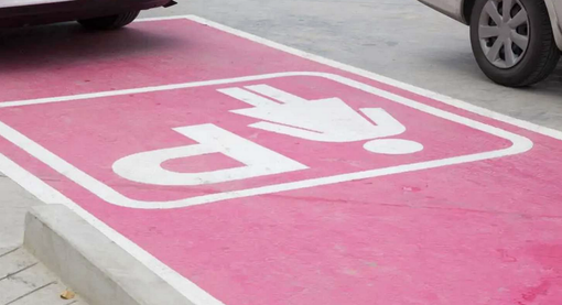 Nuovi "Parcheggi Rosa" per donne in gravidanza e con neonati a i Garbagna Novarese Nuovi "Parcheggi Rosa" per donne in gravidanza e con neonati a i Garbagna Novarese