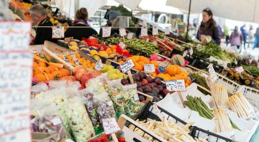 A Brovello-Carpugnino il primo passo verso il mercato settimanale: da mercoledì mattina un banco di frutta e verdura in piazza A Brovello-Carpugnino il primo passo verso il mercato settimanale: da mercoledì mattina un banco di frutta e verdura in piazza