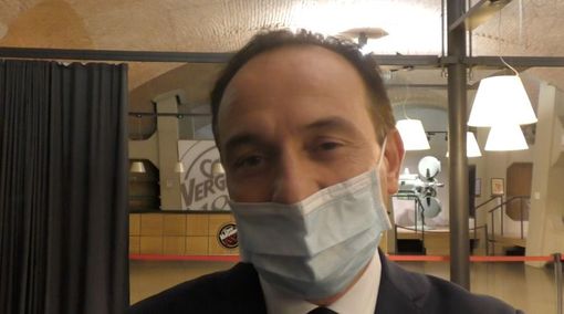 Nuova ordinanza di Cirio, mascherina obbligatoria all'aperto. Il governatore invita a fare tamponi prima dei pranzi e delle cene di Natale Nuova ordinanza di Cirio, mascherina obbligatoria all'aperto. Il governatore invita a fare tamponi prima dei pranzi e delle cene di Natale