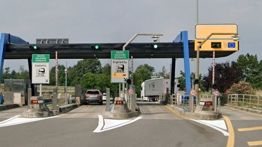 Sesto Calende valuta la gratuità del tratto autostradale A26 tra Vergiate e Castelletto Ticino Sesto Calende valuta la gratuità del tratto autostradale A26 tra Vergiate e Castelletto Ticino