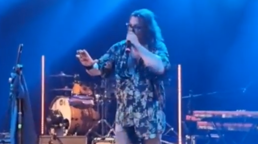 Grignani a Novara: "Costretto ad interrompere lo show" Grignani a Novara: "Costretto ad interrompere lo show"