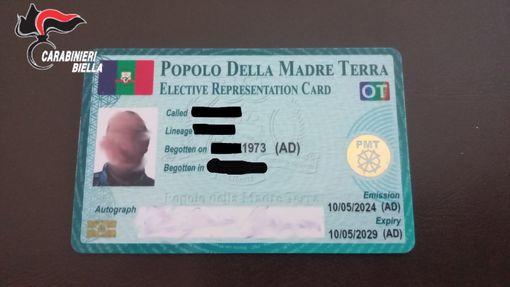 Valdilana, mostra documento falso "Popolo della Madre Terra” alle Poste. Poi aggredisce i Carabinieri, fermato con lo spray