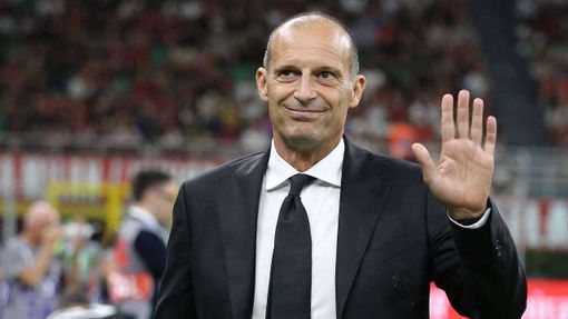 Massimiliano Allegri tedoforo a Borgomanero Massimiliano Allegri tedoforo a Borgomanero