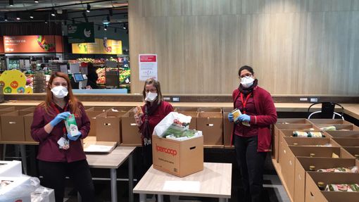 La Cooperativa interviene a supporto dei progetti locali per assicurare la consegna a domicilio della spesa ad anziani e fasce deboli La Cooperativa interviene a supporto dei progetti locali per assicurare la consegna a domicilio della spesa ad anziani e fasce deboli