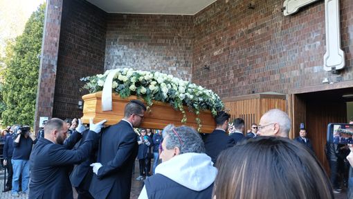 Al funerale di Julia arrivata anche Francesca Piccinini Al funerale di Julia arrivata anche Francesca Piccinini