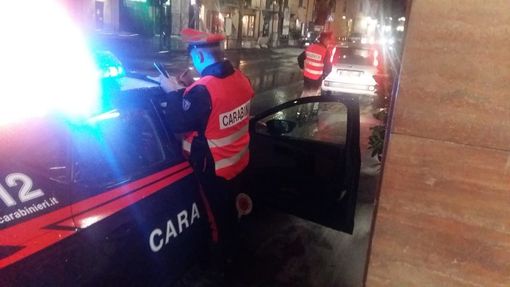 Dal Nord Ovest. Precipita e muore mentre cerca di rientrare in cada dal balcone del vicino