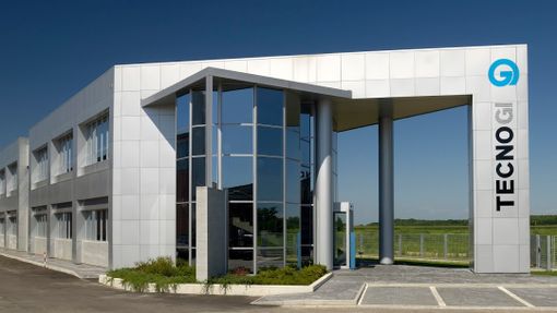 Tecnogi S.p.A., leader nel settore della produzione di tessuti tecnici per calzature, ha acquisito la maggioranza di Sipol S.p.A. Tecnogi S.p.A., leader nel settore della produzione di tessuti tecnici per calzature, ha acquisito la maggioranza di Sipol S.p.A.