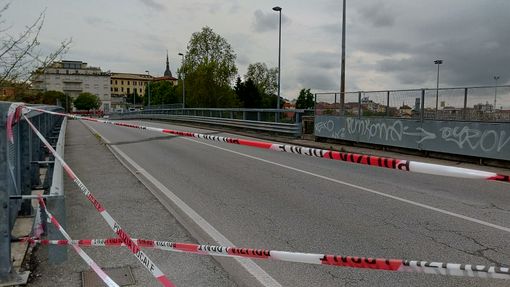 Il Pd novarese chiede con urgenza una riunione congiunta delle commissioni lavori pubblici e viabilità Il Pd novarese chiede con urgenza una riunione congiunta delle commissioni lavori pubblici e viabilità