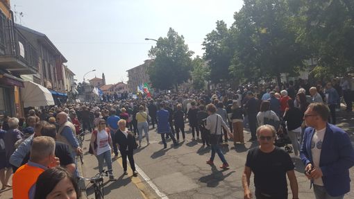 Salvini a Galliate per gli ultimi colpi di campagna elettorale Salvini a Galliate per gli ultimi colpi di campagna elettorale