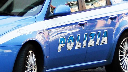 È stato catturato durante la notte l’uomo che si aggirava da ieri mattina armato di un machete