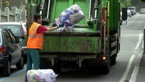 Gran caldo: Assa anticipa raccolta rifiuti alle 5 del mattino Gran caldo: Assa anticipa raccolta rifiuti alle 5 del mattino