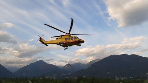 Escursionista cade e si ferisce ginocchio e viso, elisoccorso al Rifugio Rosazza