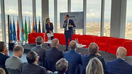 "Nessuno ha tanti investimenti stranieri, ma dobbiamo stare accanto a chi soffre" "Nessuno ha tanti investimenti stranieri, ma dobbiamo stare accanto a chi soffre"