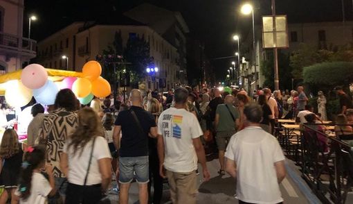 Notte Bianca in viale Roma tra shopping, musica e spettacoli