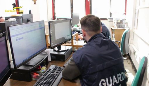 Maxi frode fiscale, 4 arresti, sequestrati 95 milioni di euro Maxi frode fiscale, 4 arresti, sequestrati 95 milioni di euro