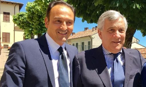 Cirio si candida a vice segretario nazionale di Forza Italia: "Politica è passione, l'ho imparato da Berlusconi" Cirio si candida a vice segretario nazionale di Forza Italia: "Politica è passione, l'ho imparato da Berlusconi"