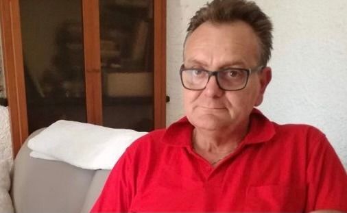 L'addio della figlia Angelica al papà Vittorio: "Un giorno ci riabbracceremo. Ora potete sorridere assieme nella luce più splendente" L'addio della figlia Angelica al papà Vittorio: "Un giorno ci riabbracceremo. Ora potete sorridere assieme nella luce più splendente"