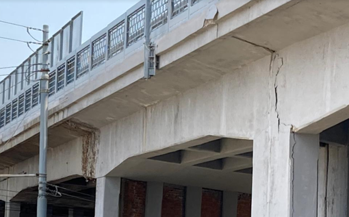 C’è una crepa nel cavalcavia di Porta Milano C’è una crepa nel cavalcavia di Porta Milano